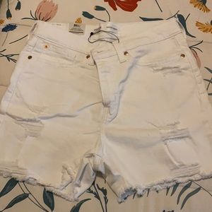Levi short